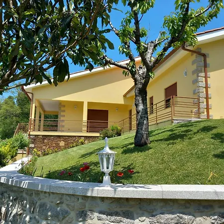 Moradia Rodrigues Casa de Campo *